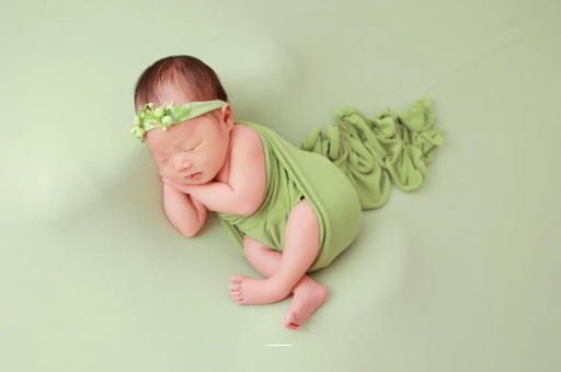 仁寿宝宝拍嗝吐奶